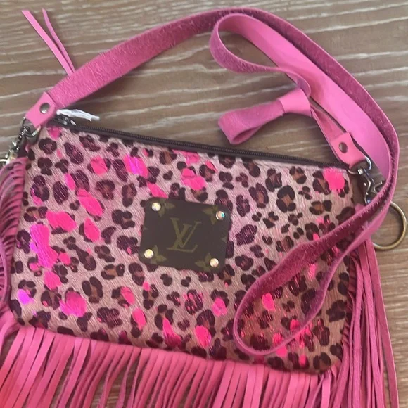 Keep It Gypsy Leather crossbody purse - Picture 2 of 12